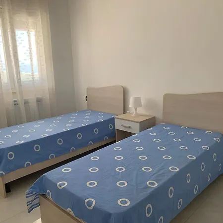 Villa Arcangelo Lo *