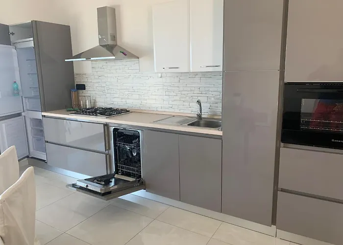 Villa Arcangelo Lo *